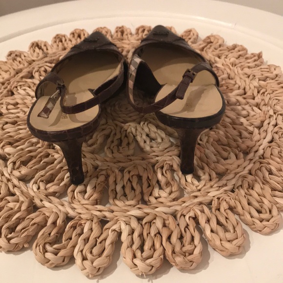 Burberry - Picture 3 of 5